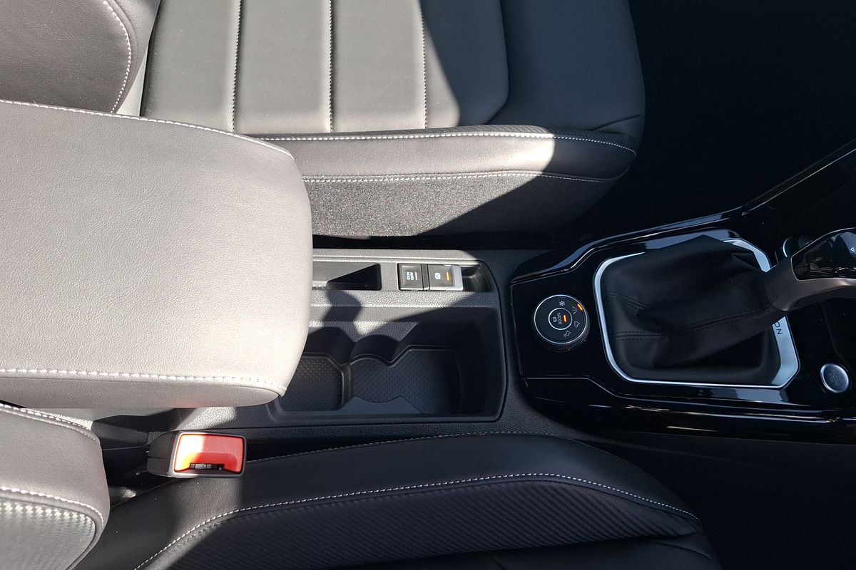 2024 Volkswagen T-Roc 140TSI R-Line D11