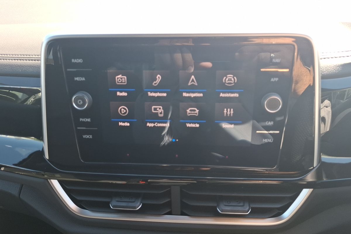2024 Volkswagen T-Roc 140TSI R-Line D11