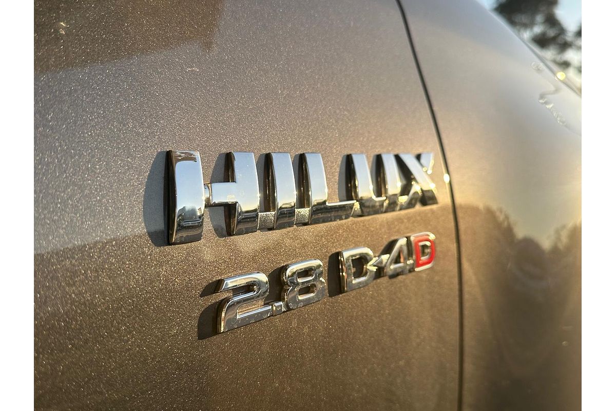 2024 Toyota Hilux SR5 48V GUN126R 4X4