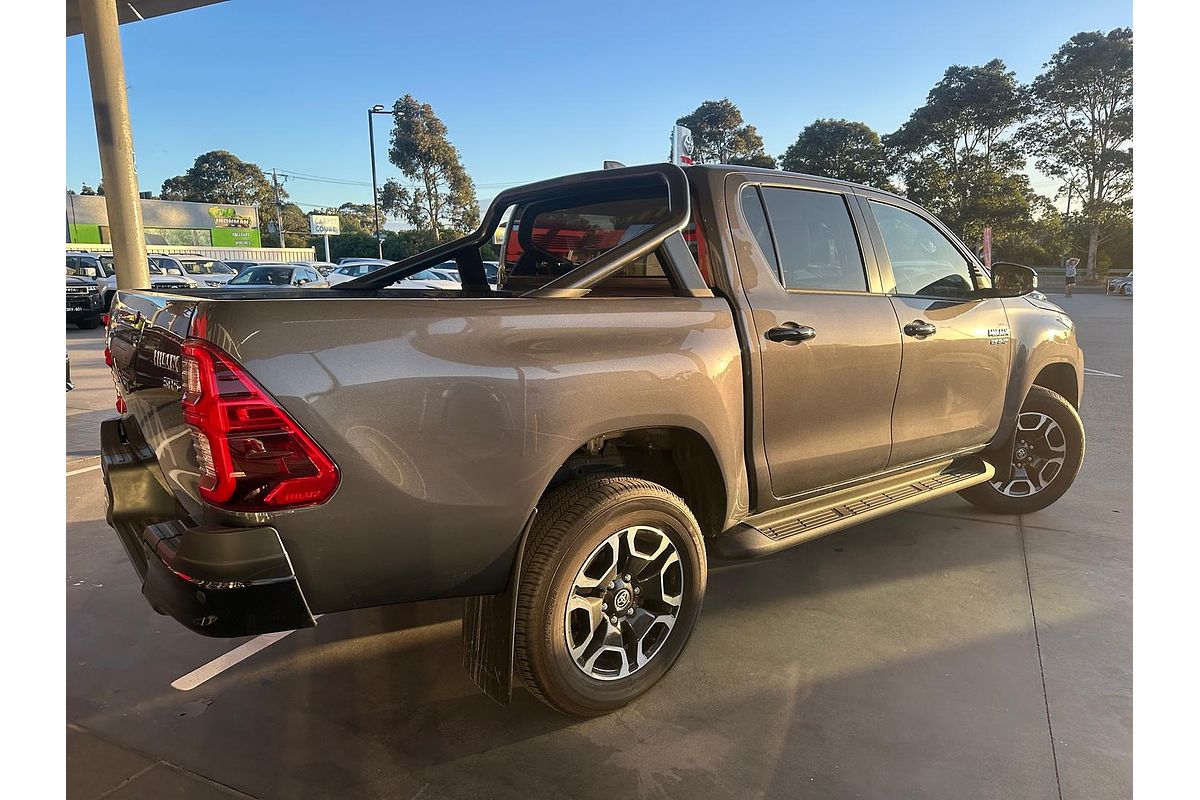 2024 Toyota Hilux SR5 48V GUN126R 4X4