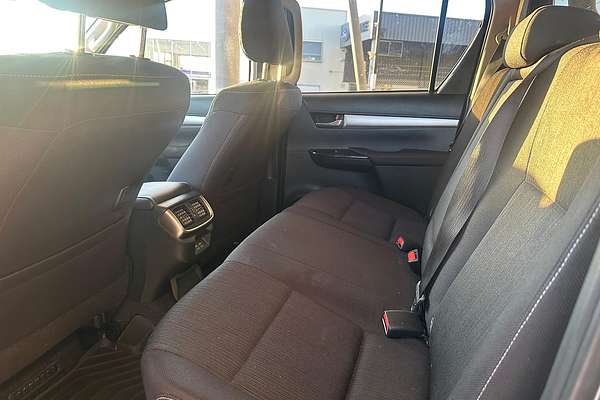 2024 Toyota Hilux SR5 48V GUN126R 4X4