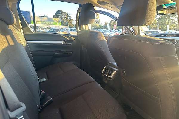 2024 Toyota Hilux SR5 48V GUN126R 4X4