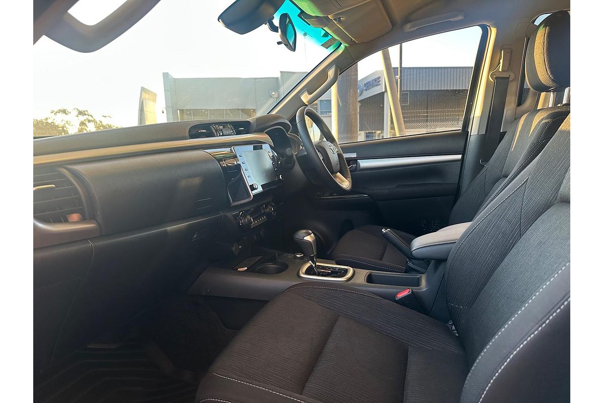 2024 Toyota Hilux SR5 48V GUN126R 4X4