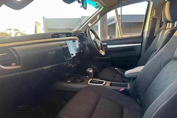 2024 Toyota Hilux SR5 48V GUN126R 4X4