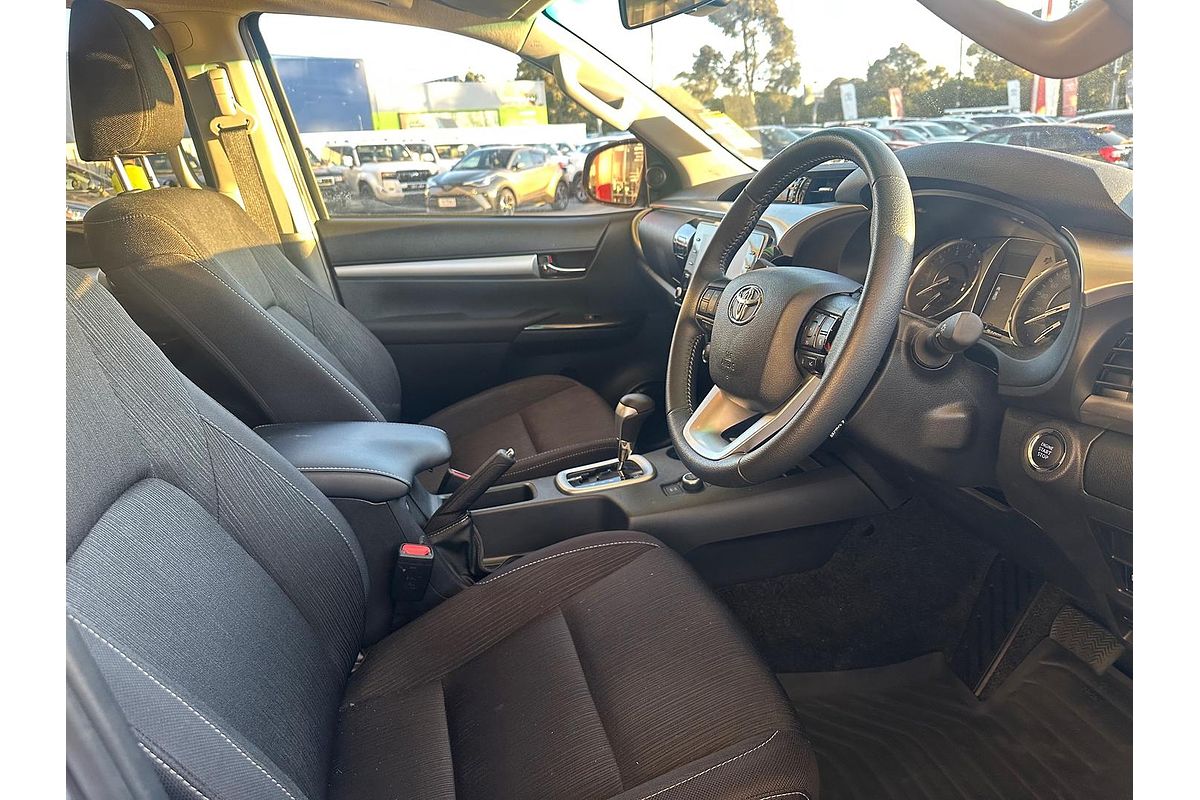 2024 Toyota Hilux SR5 48V GUN126R 4X4