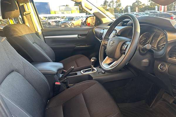 2024 Toyota Hilux SR5 48V GUN126R 4X4