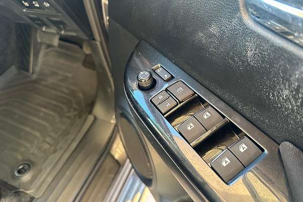 2024 Toyota Hilux SR5 48V GUN126R 4X4