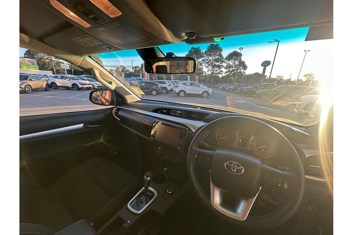2024 Toyota Hilux SR5 48V GUN126R 4X4