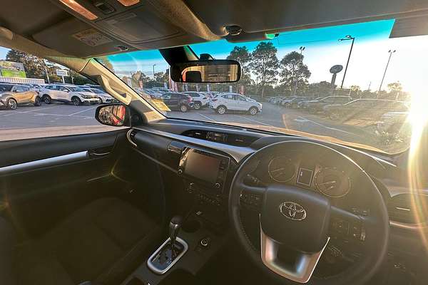 2024 Toyota Hilux SR5 48V GUN126R 4X4