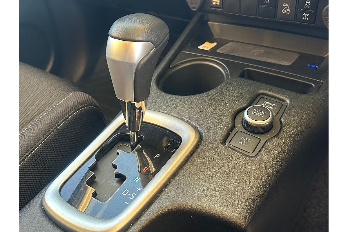 2024 Toyota Hilux SR5 48V GUN126R 4X4
