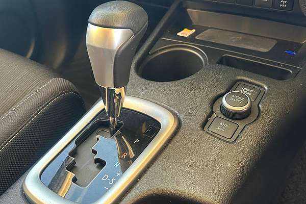 2024 Toyota Hilux SR5 48V GUN126R 4X4