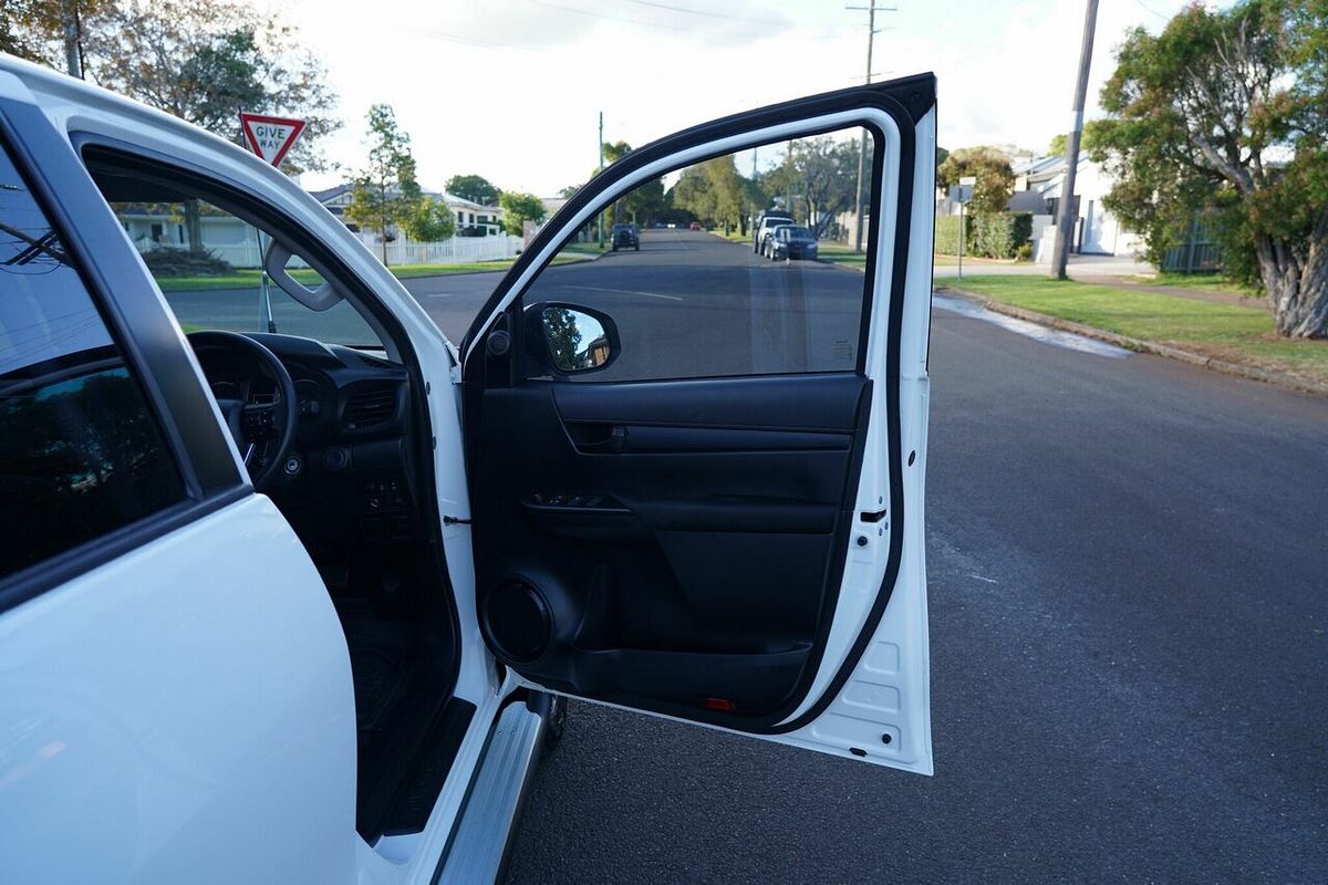 2021 Toyota Hilux SR5+ (4x4) GUN126R Facelift 4X4