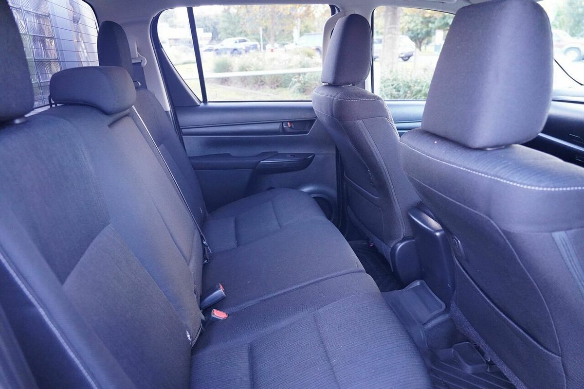 2021 Toyota Hilux SR5+ (4x4) GUN126R Facelift 4X4