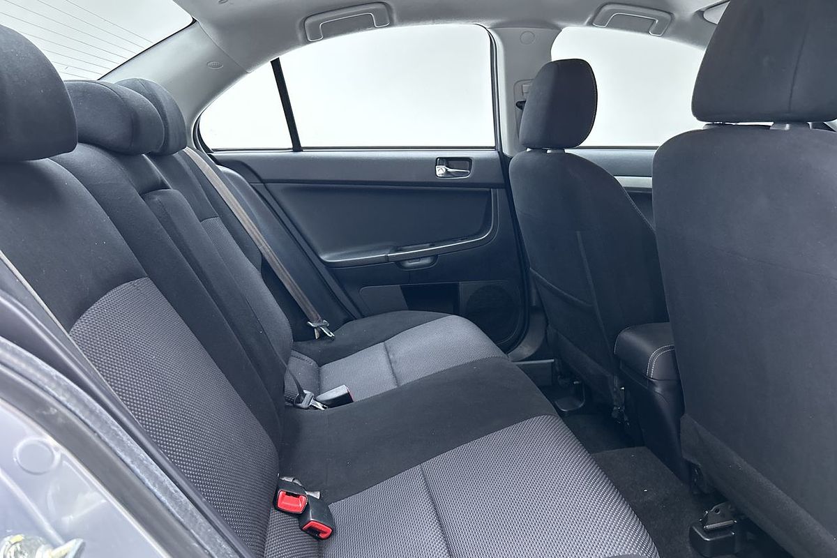 2014 Mitsubishi Lancer ES Sport CJ