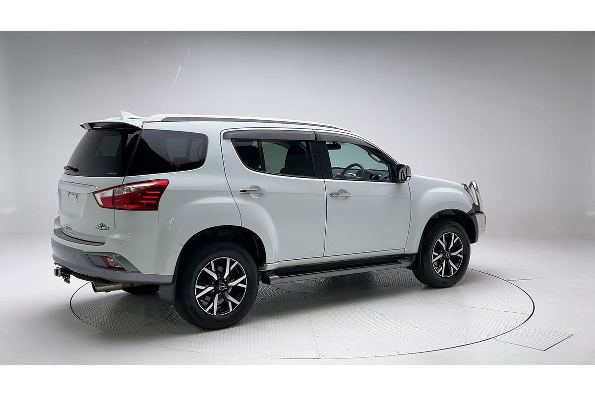 2020 Isuzu MU-X LS-T