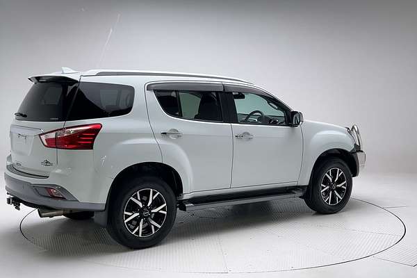 2020 Isuzu MU-X LS-T