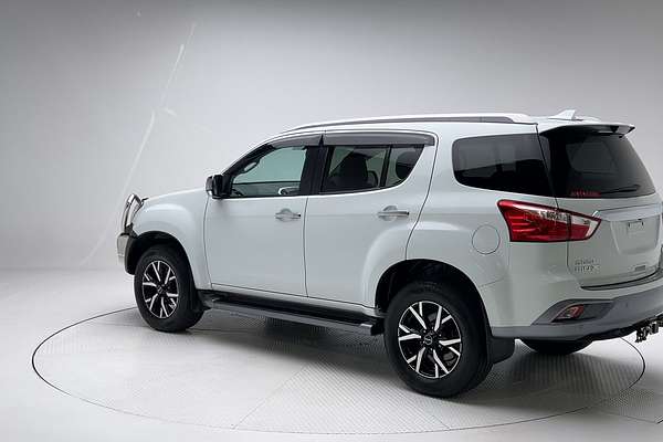 2020 Isuzu MU-X LS-T