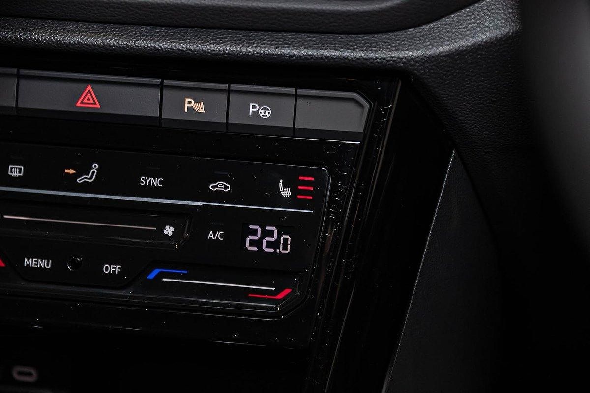 2024 Volkswagen T-Roc 140TSI R-Line D11