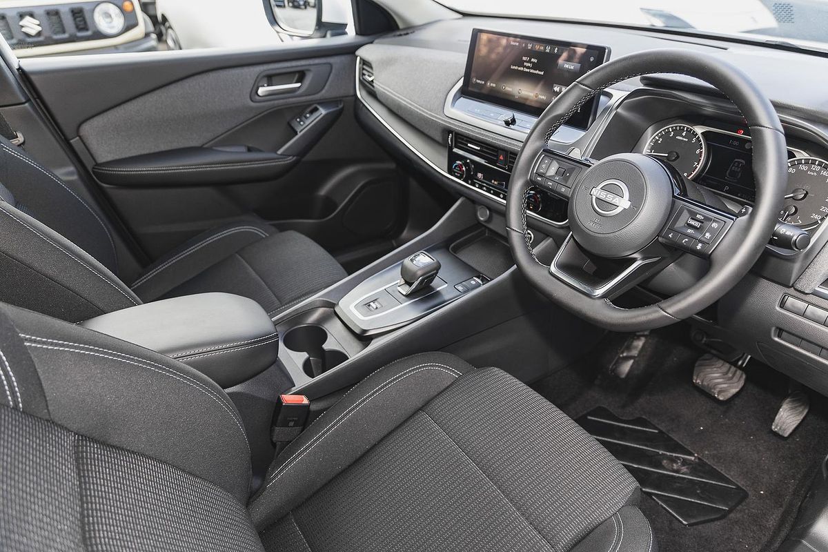 2024 Nissan QASHQAI ST J12