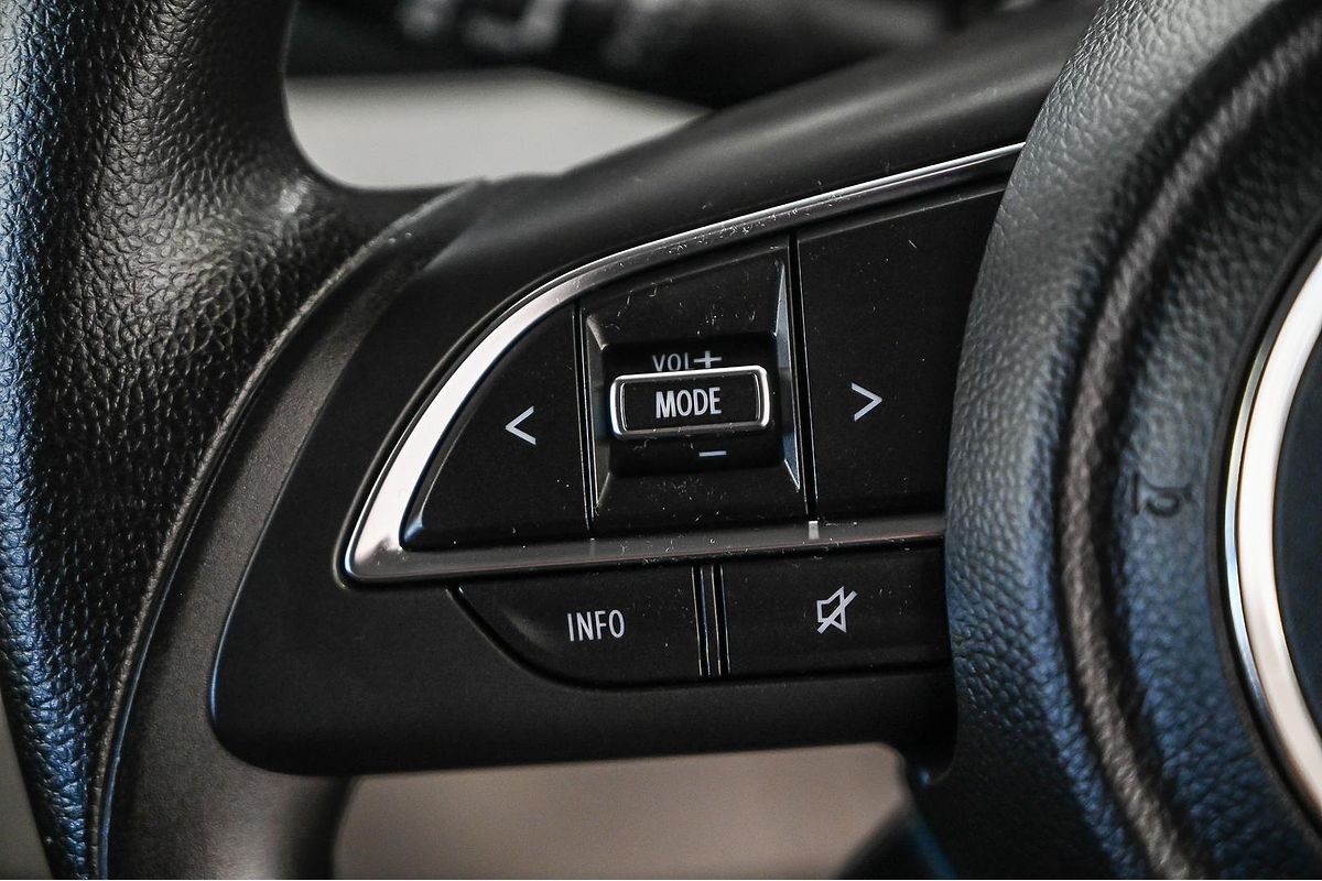 2024 Suzuki Swift Hybrid UZ