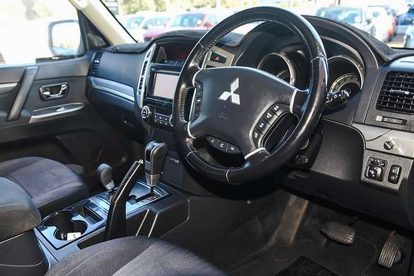 2015 Mitsubishi Pajero GLX NX