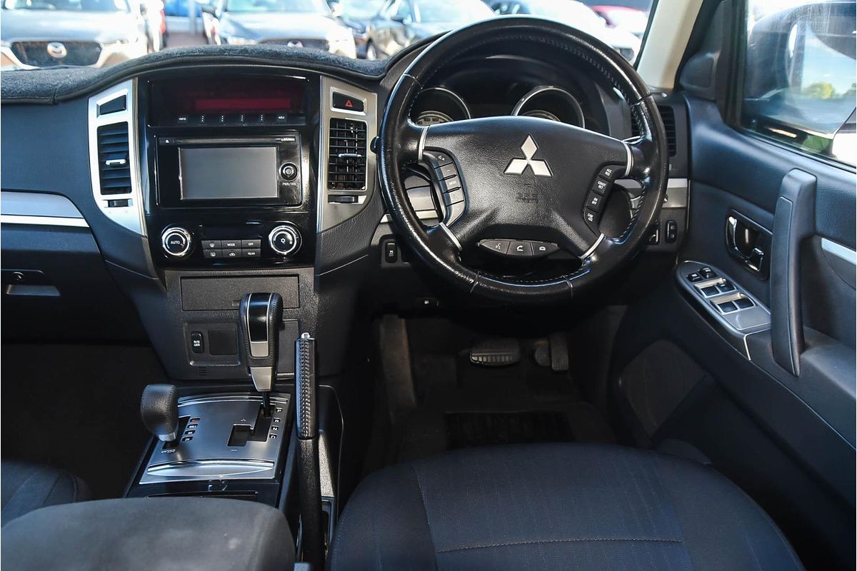 2015 Mitsubishi Pajero GLX NX