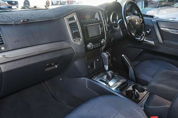 2015 Mitsubishi Pajero GLX NX