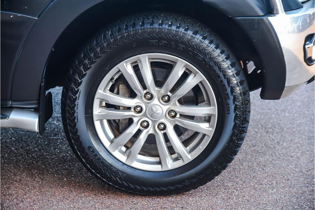 2015 Mitsubishi Pajero GLX NX
