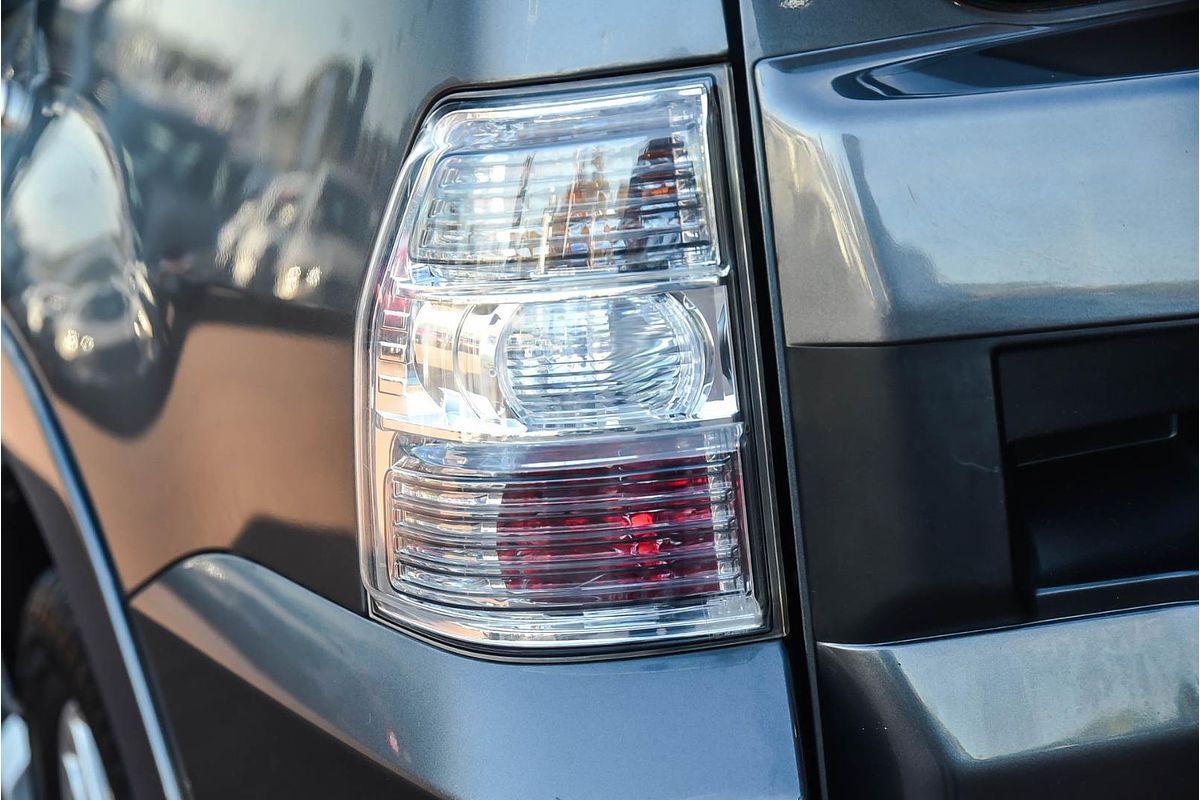 2015 Mitsubishi Pajero GLX NX