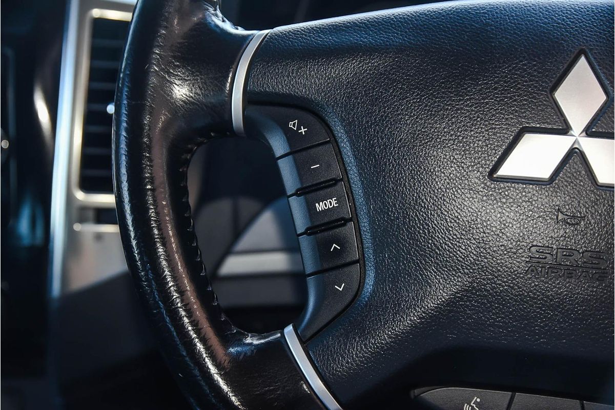 2015 Mitsubishi Pajero GLX NX