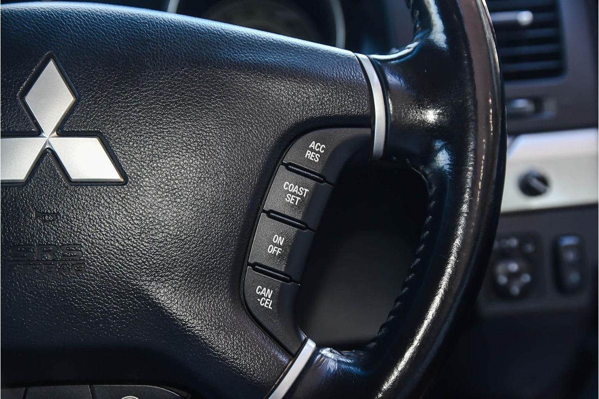 2015 Mitsubishi Pajero GLX NX
