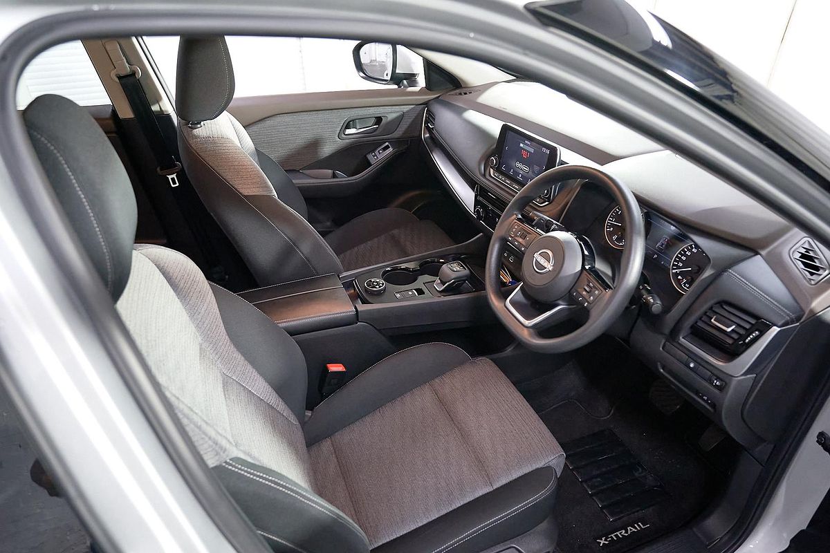2024 Nissan X-TRAIL ST T33
