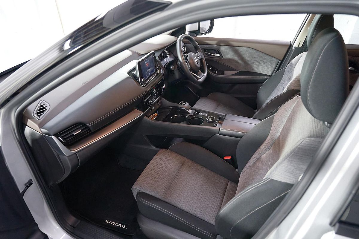 2024 Nissan X-TRAIL ST T33