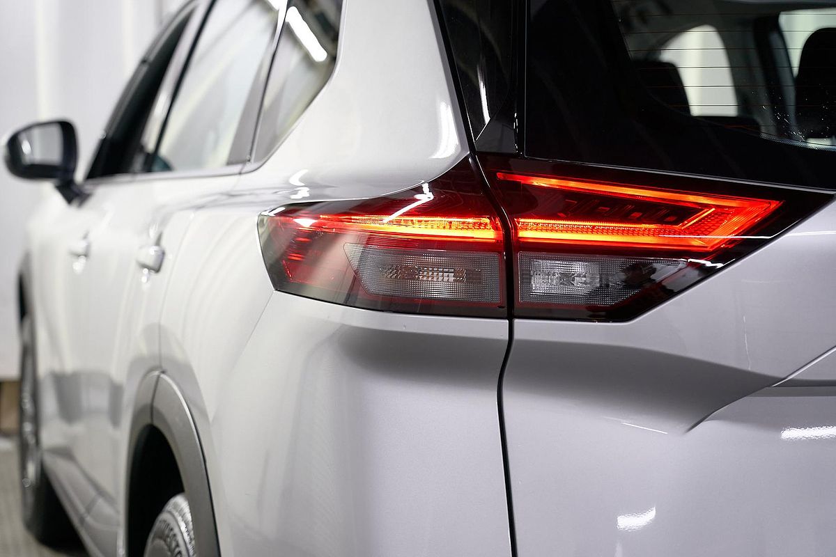2024 Nissan X-TRAIL ST T33