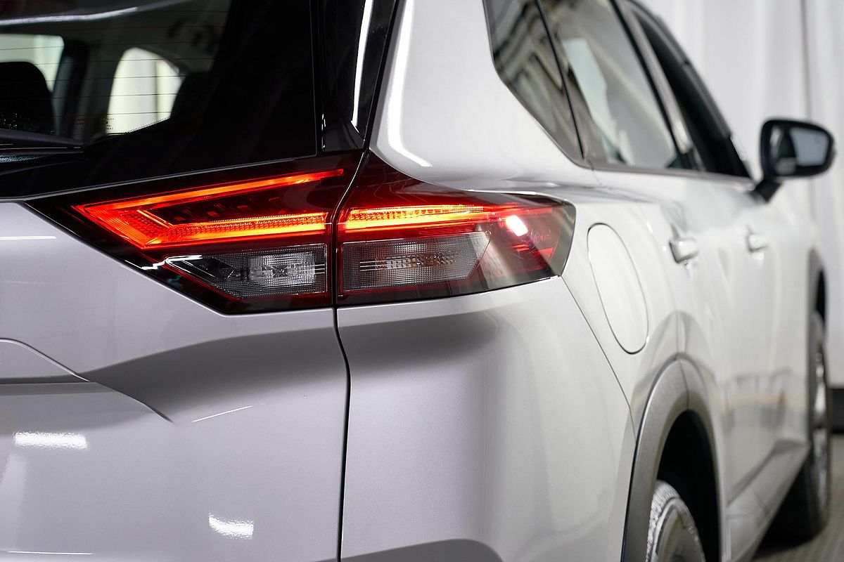 2024 Nissan X-TRAIL ST T33