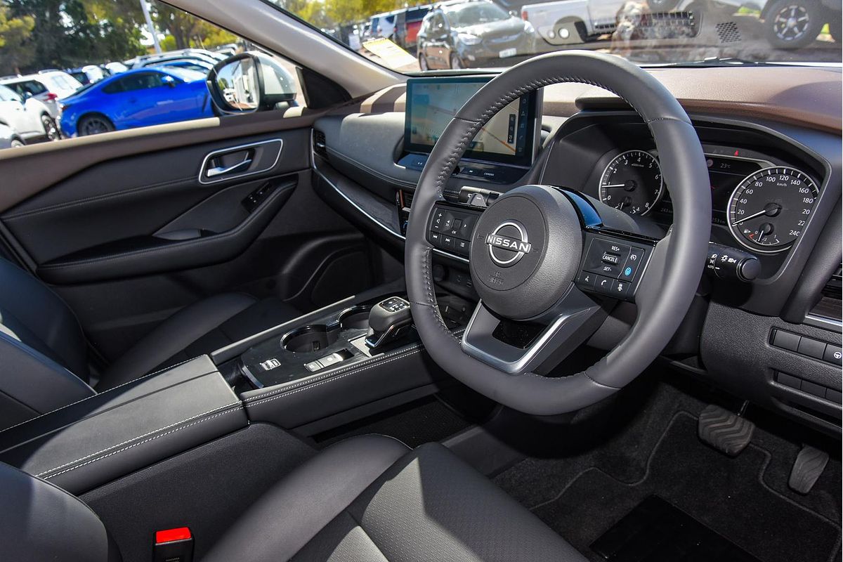 2024 Nissan X-TRAIL ST-L T33
