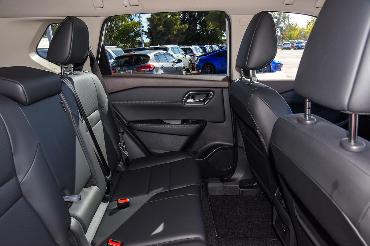 2024 Nissan X-TRAIL ST-L T33