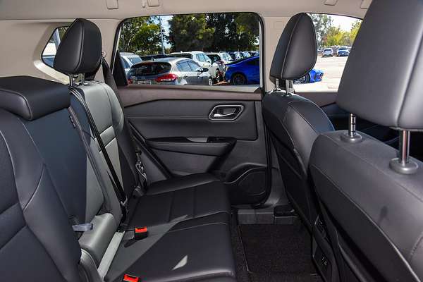 2024 Nissan X-TRAIL ST-L T33