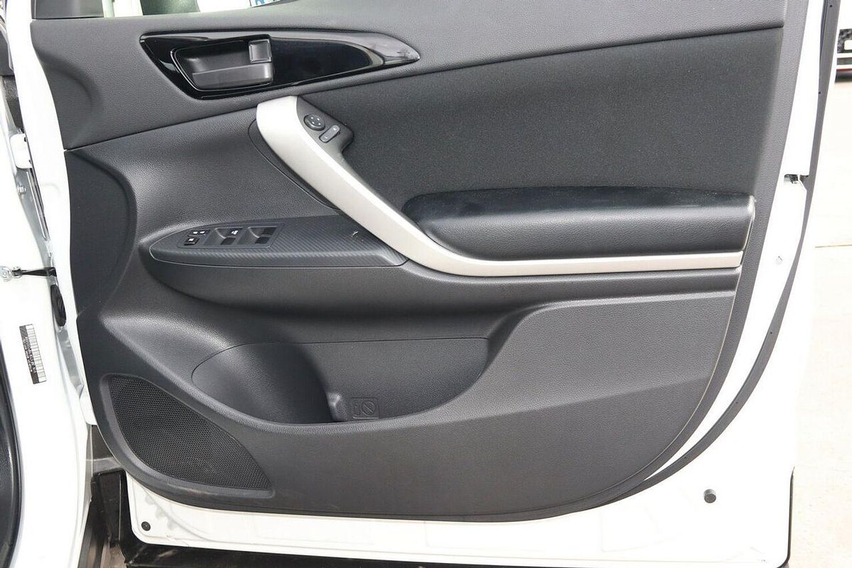 2023 Mitsubishi Eclipse Cross ES YB