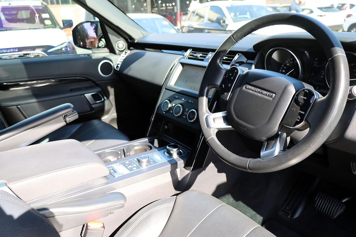 2018 Land Rover Discovery SD6 SE Series 5