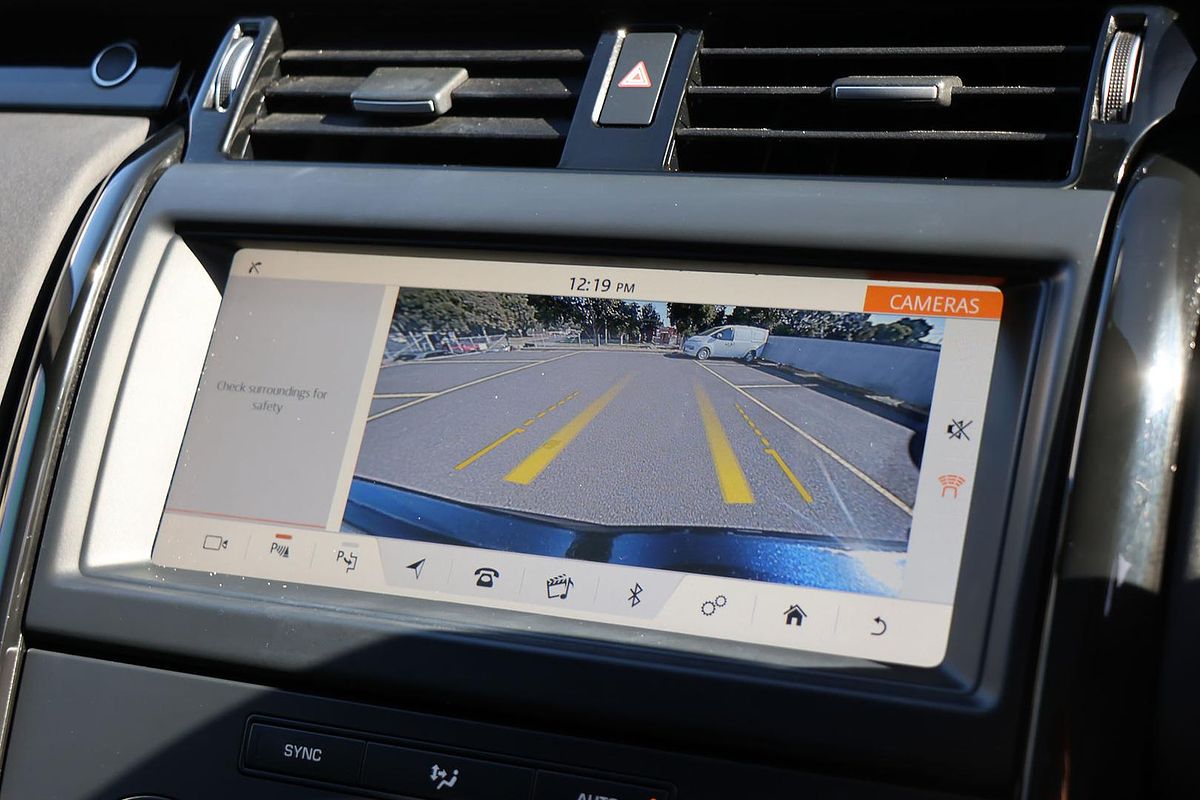 2018 Land Rover Discovery SD6 SE Series 5