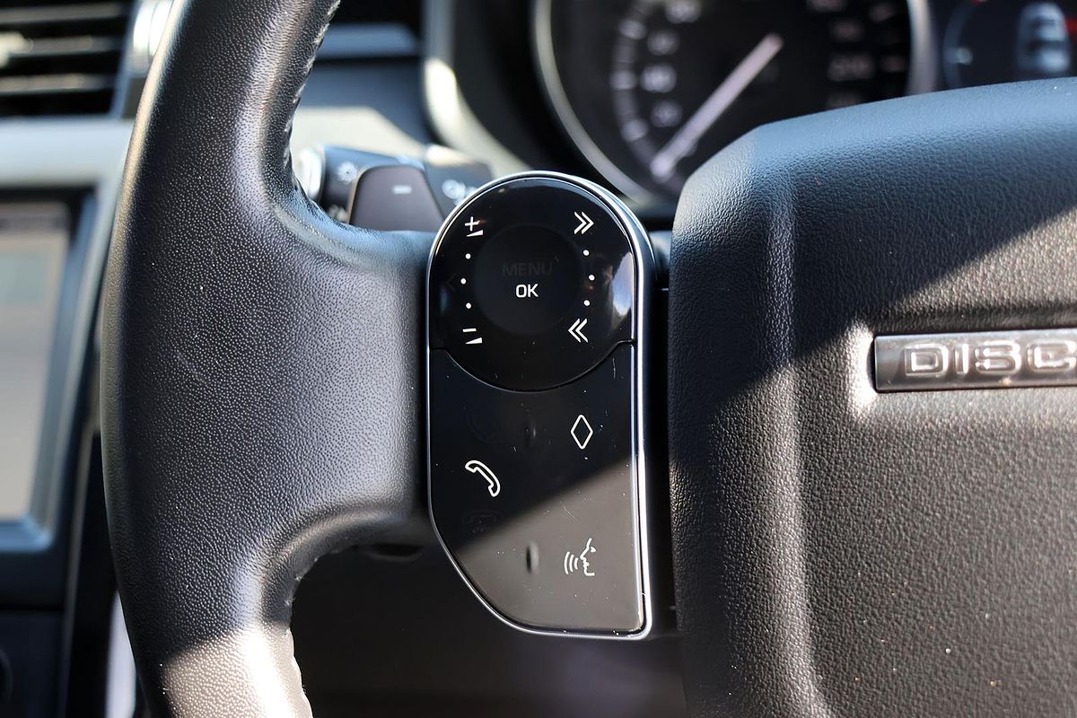 2018 Land Rover Discovery SD6 SE Series 5