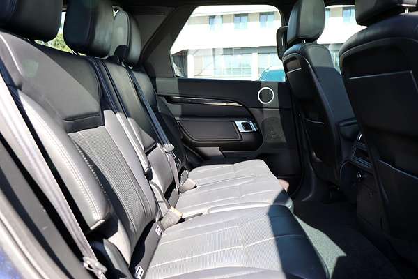 2018 Land Rover Discovery SD6 SE Series 5