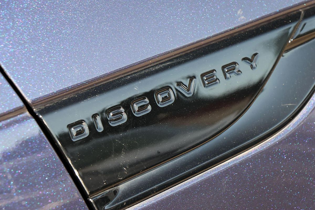 2018 Land Rover Discovery SD6 SE Series 5