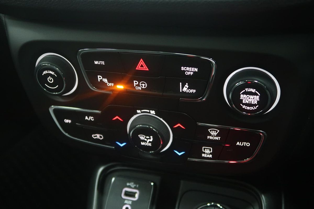 2020 Jeep Compass Trailhawk M6
