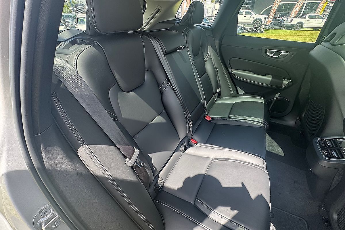 2023 Volvo XC60 Ultimate B5 Bright