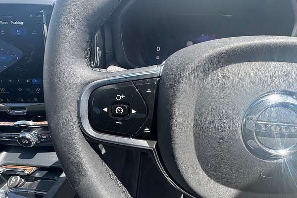2023 Volvo XC60 Ultimate B5 Bright