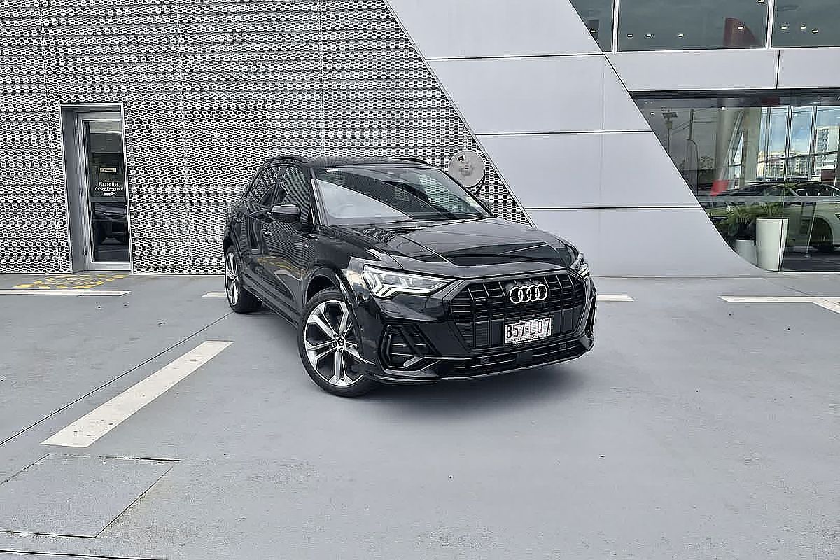 2024 Audi Q3 40 TFSI S line F3