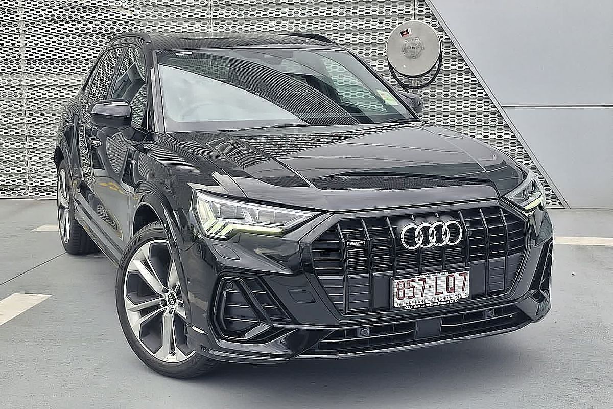 2024 Audi Q3 40 TFSI S line F3
