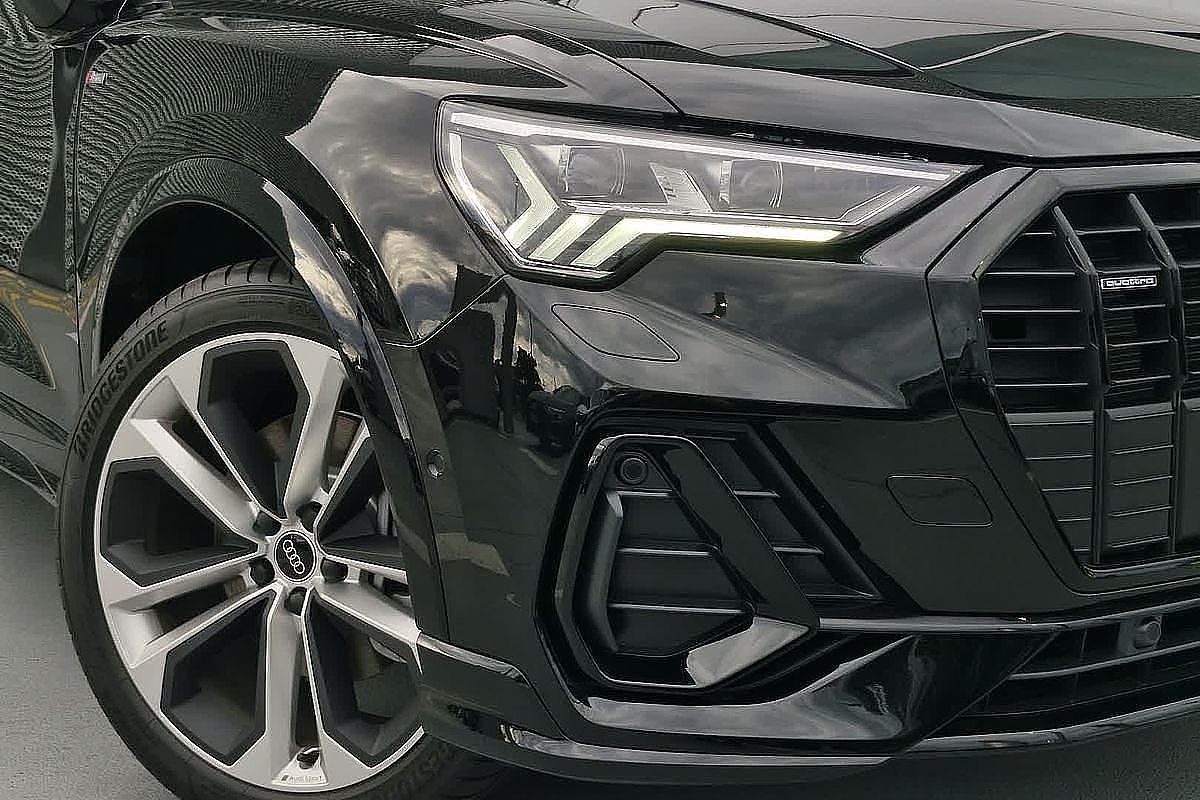 2024 Audi Q3 40 TFSI S line F3